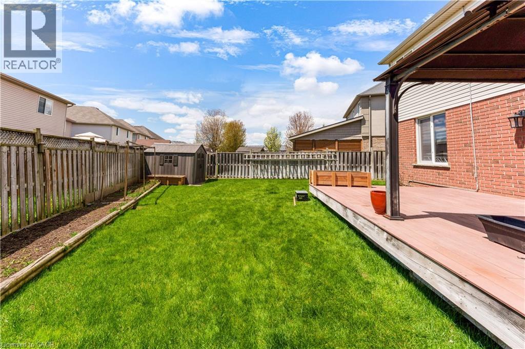 437 BEAUMONT Crescent thumbnail 42