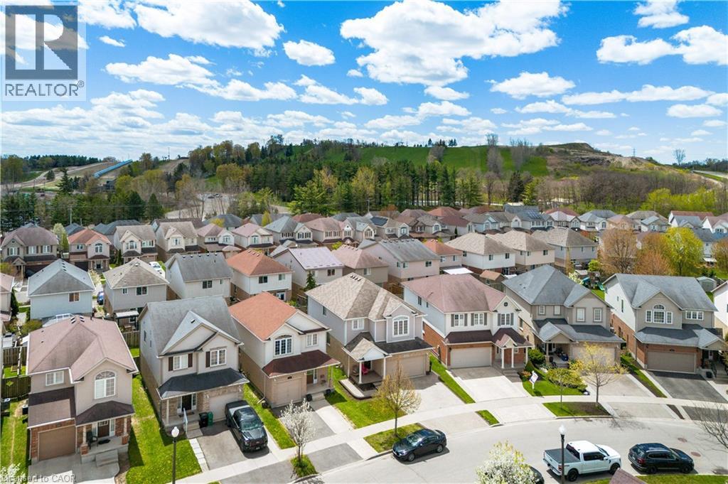 437 BEAUMONT Crescent thumbnail 47