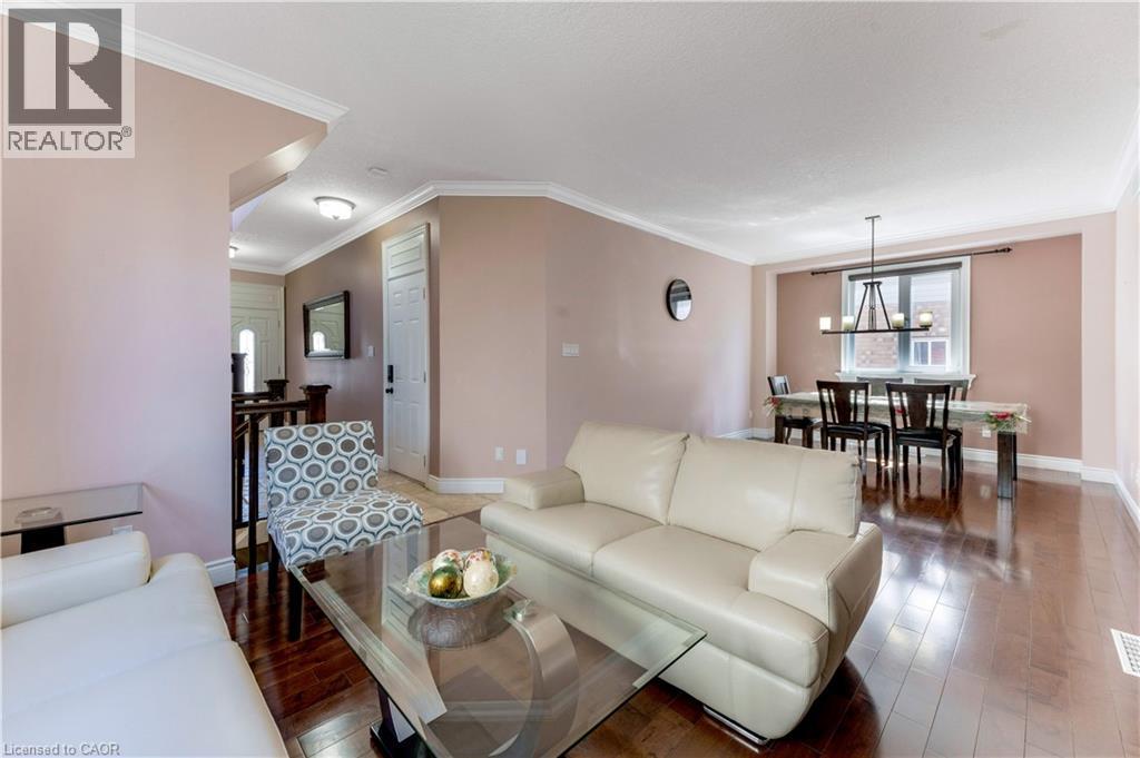 437 BEAUMONT Crescent thumbnail 6