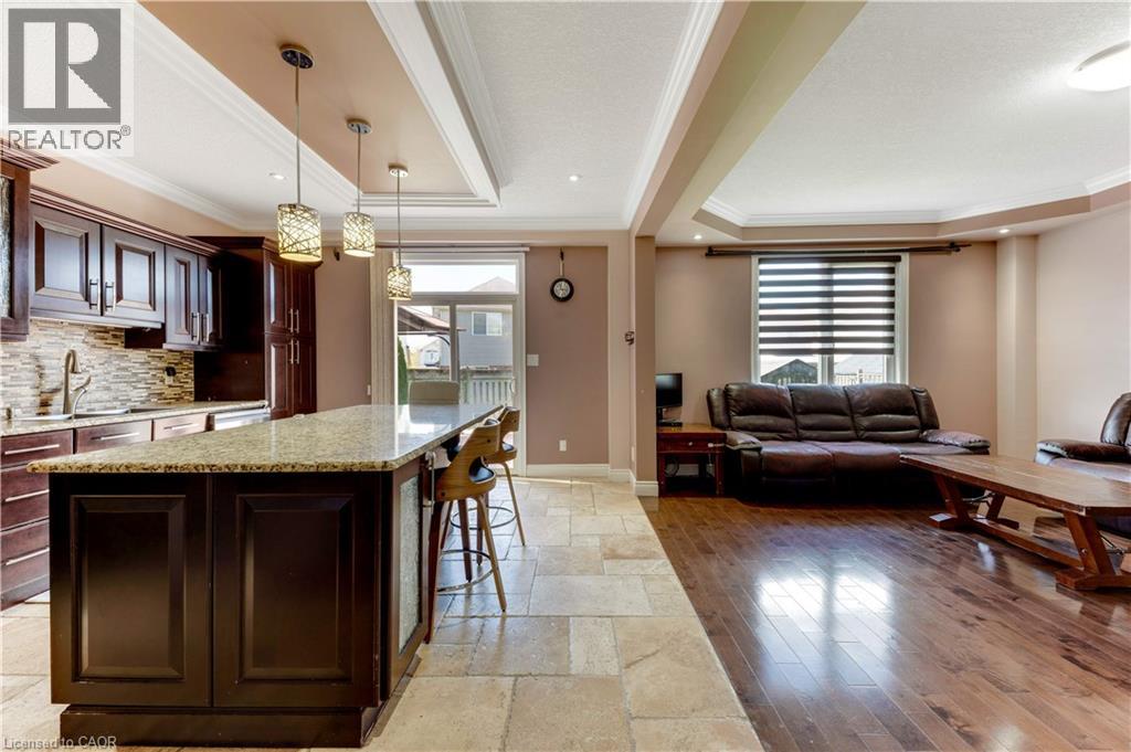 437 BEAUMONT Crescent thumbnail 8
