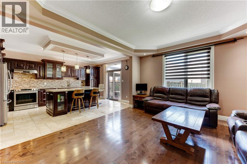 437 BEAUMONT Crescent thumbnail 9