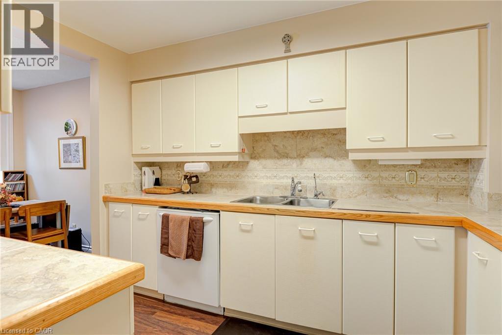 523 BEECHWOOD Drive Unit# 12 thumbnail 11