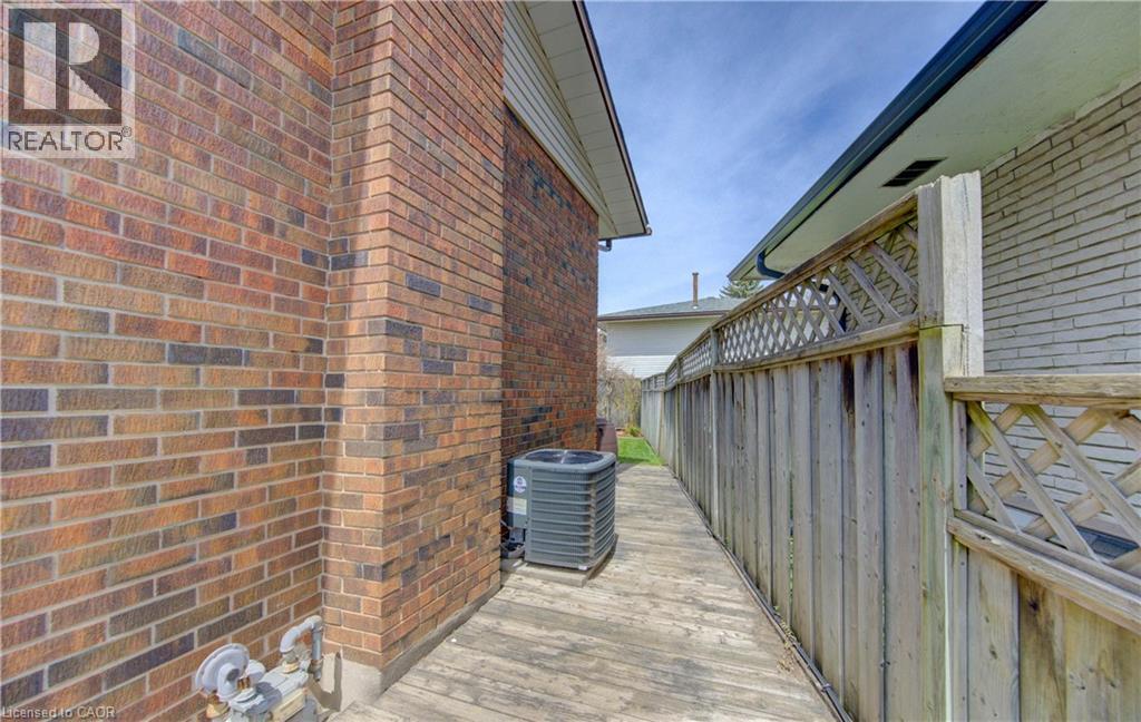 10 BOSWORTH Crescent thumbnail 36
