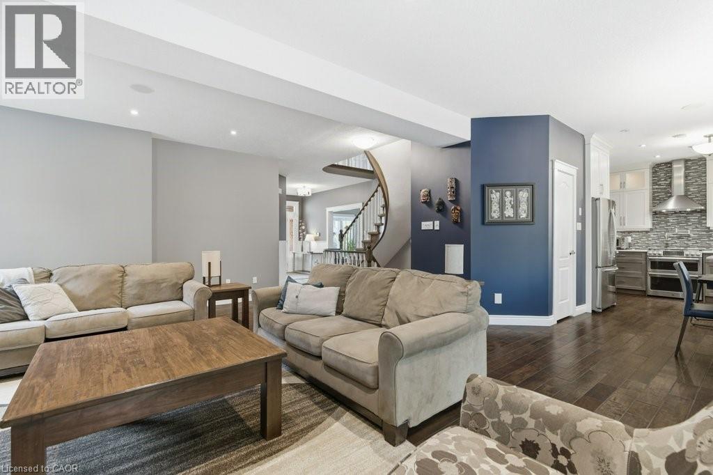 242 CHELTONWOOD Crescent thumbnail 8