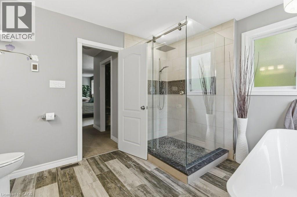 242 CHELTONWOOD Crescent thumbnail 32