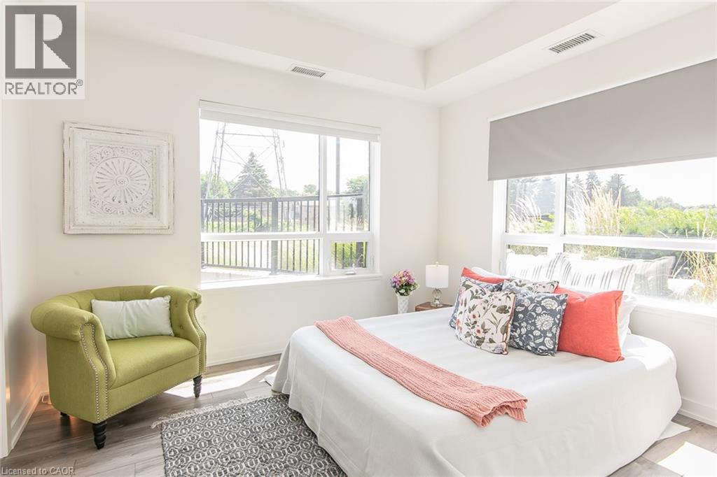 251 NORTHFIELD Drive E Unit# 102 thumbnail 24