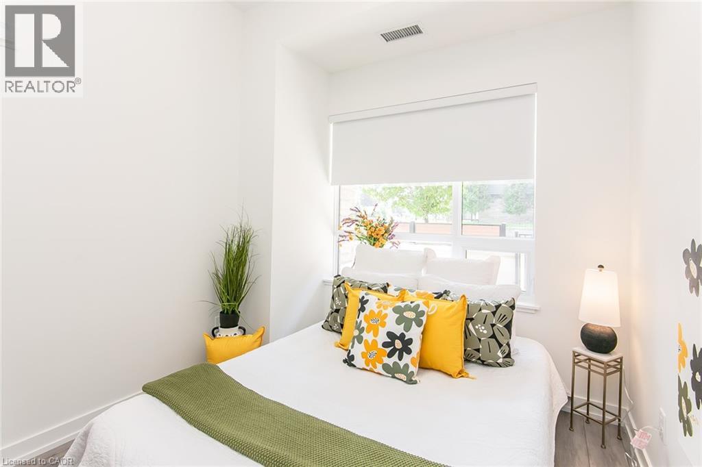 251 NORTHFIELD Drive E Unit# 102 thumbnail 33