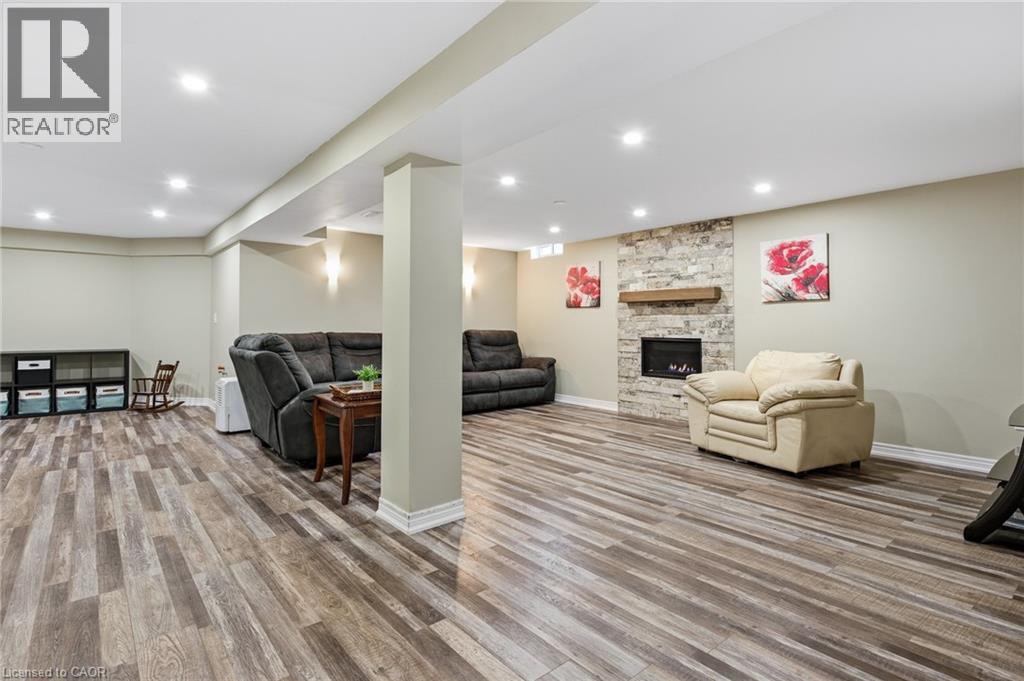 75 HANDORF Drive thumbnail 32