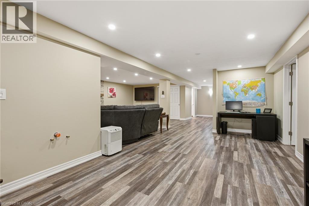 75 HANDORF Drive thumbnail 36