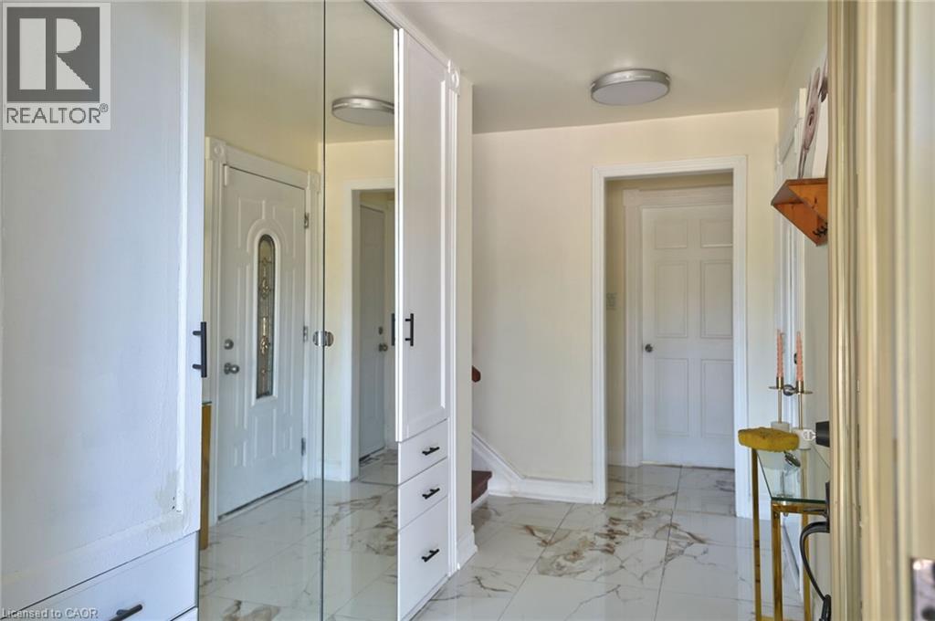 207 CHRISTOPHER Drive thumbnail 9