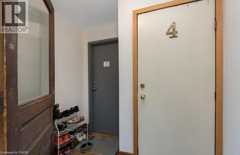 14 YOUNG Street W thumbnail 15