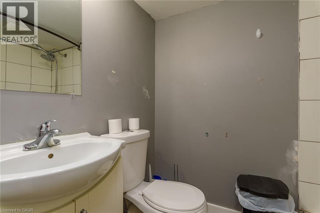 121 UNIVERSITY Avenue E Unit# 32 thumbnail 32
