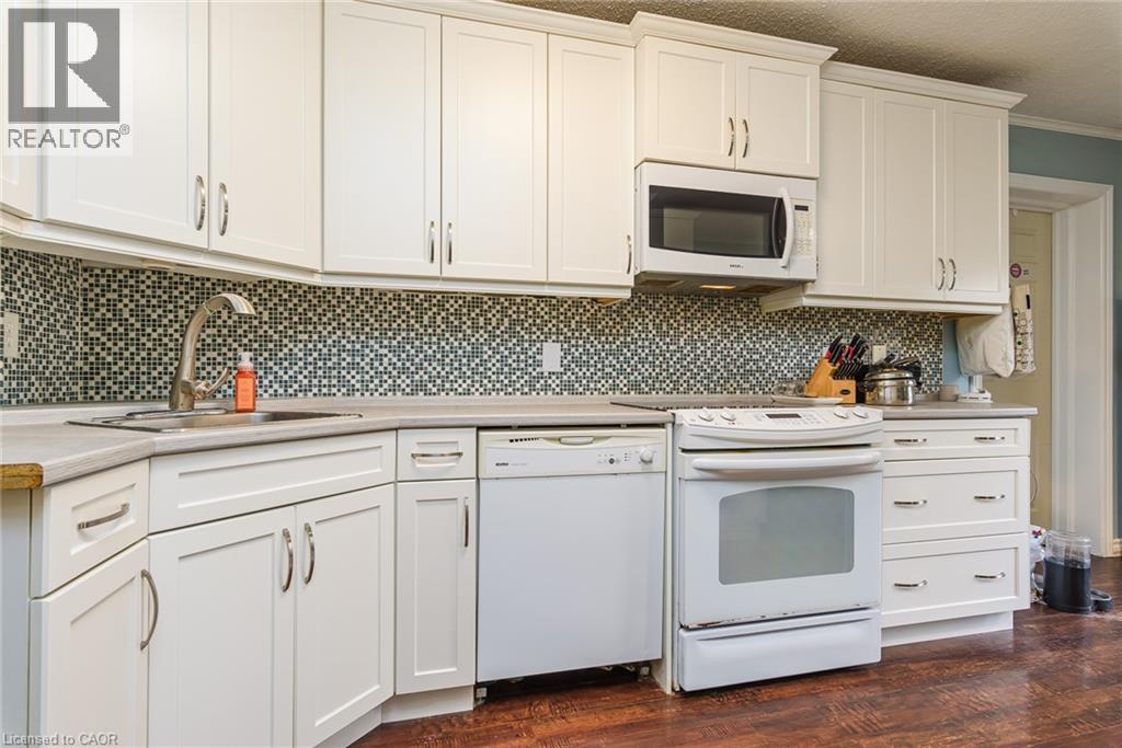 121 UNIVERSITY Avenue E Unit# 32 thumbnail 5