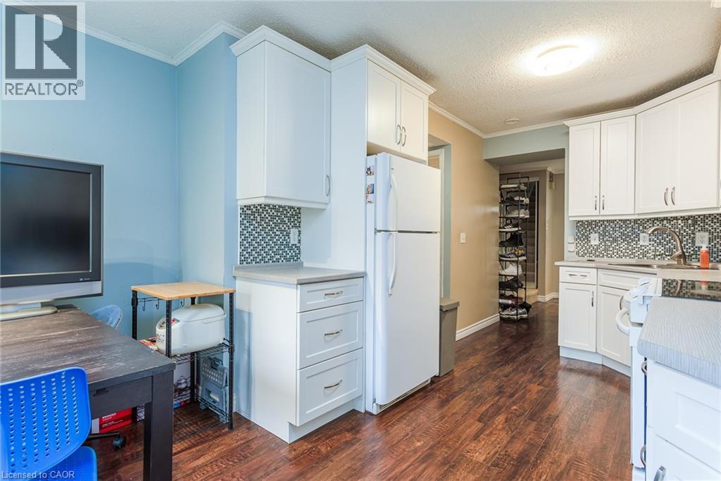 121 UNIVERSITY Avenue E Unit# 32 thumbnail 9
