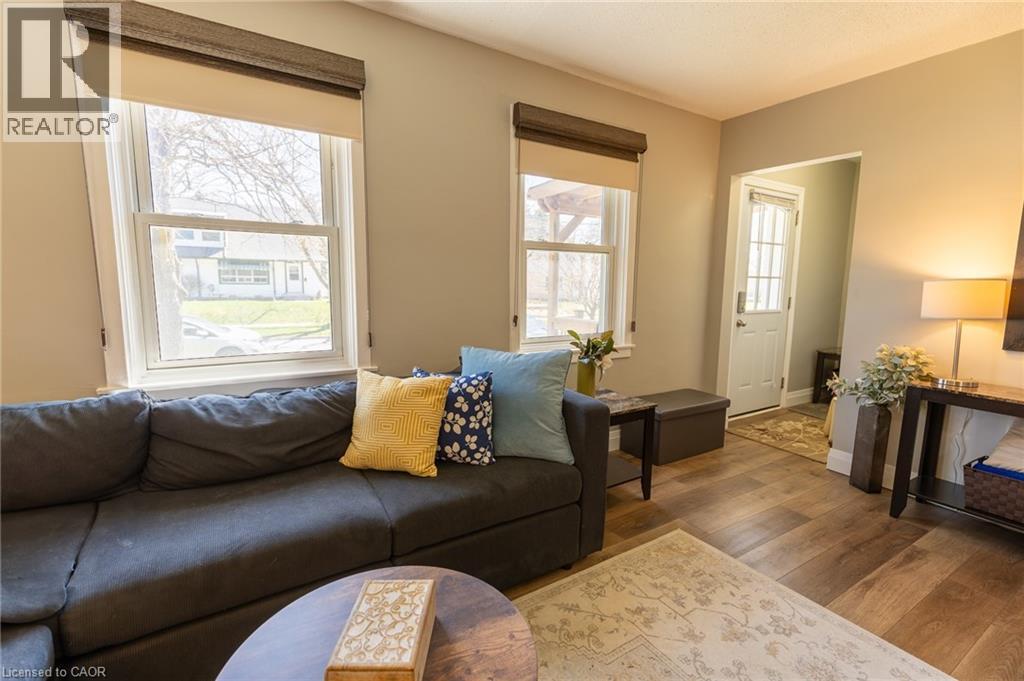 110 LORNE Crescent thumbnail 6