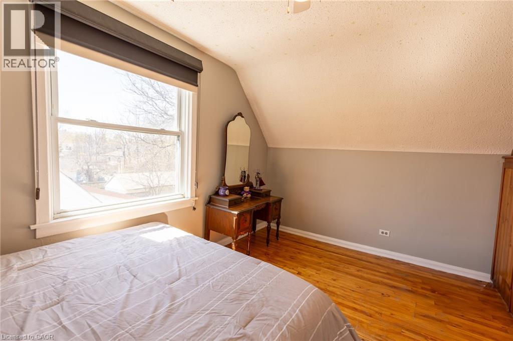 110 LORNE Crescent thumbnail 19