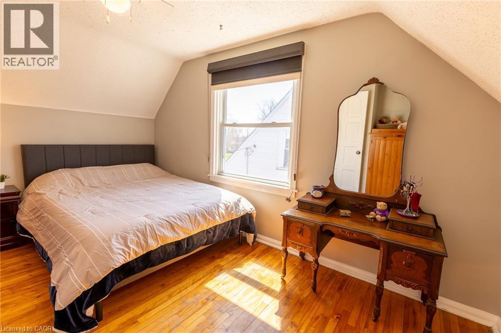110 LORNE Crescent thumbnail 17