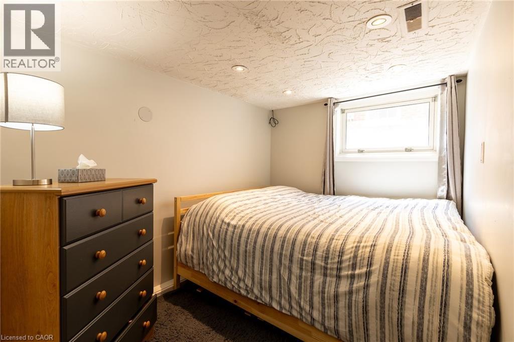110 LORNE Crescent thumbnail 29
