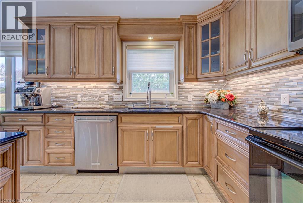 298 FERNDALE Place thumbnail 12