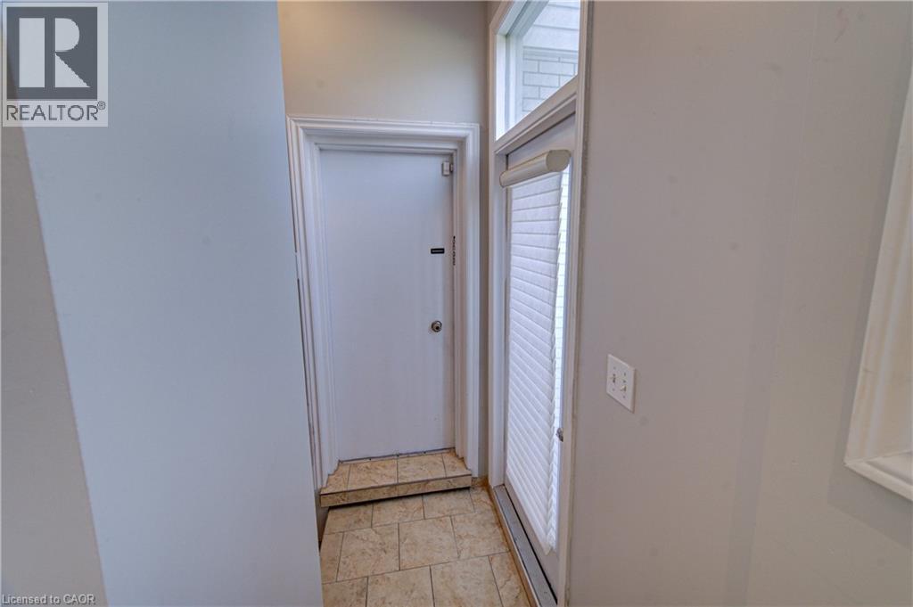 298 FERNDALE Place thumbnail 18