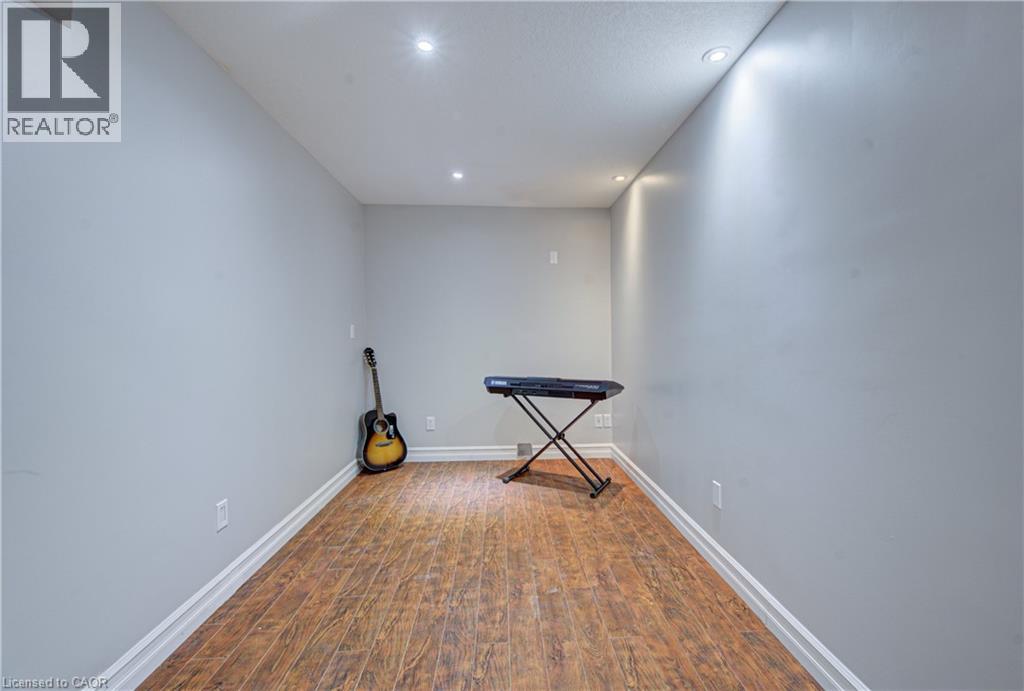 298 FERNDALE Place thumbnail 36