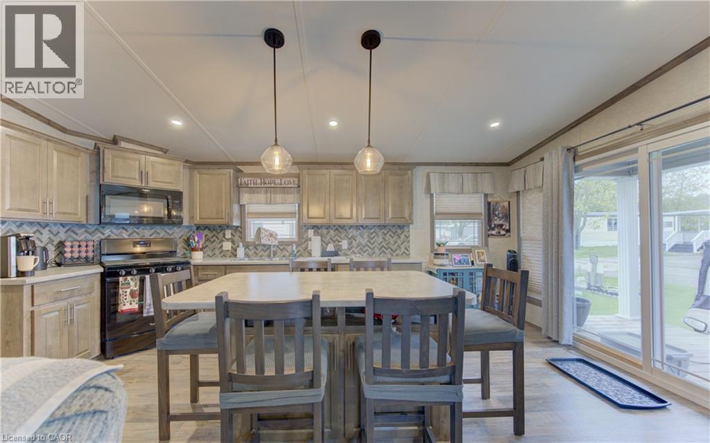 580 BEAVER CREEK Road Unit# 235 thumbnail 4