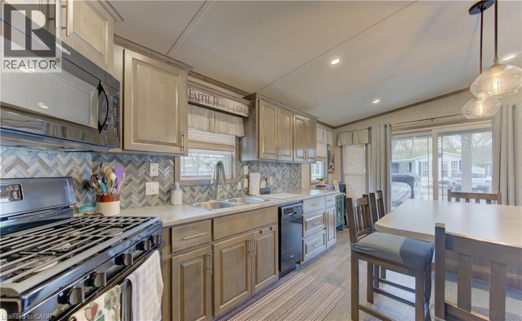 580 BEAVER CREEK Road Unit# 235 thumbnail 5