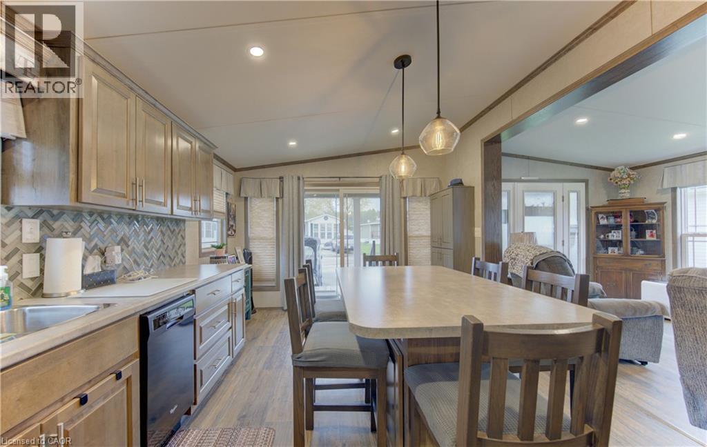 580 BEAVER CREEK Road Unit# 235 thumbnail 6