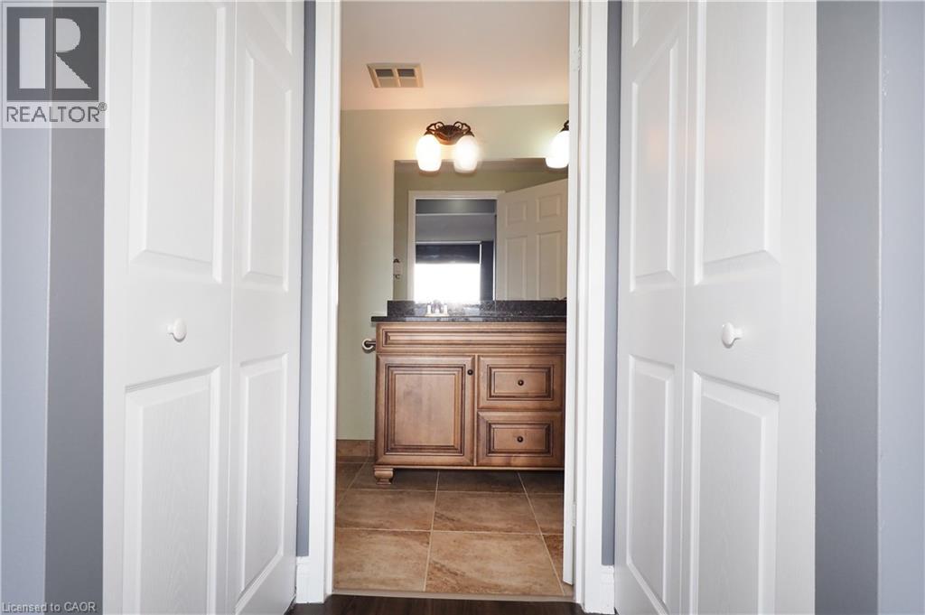 55 BLUE SPRINGS Drive Unit# PH12 thumbnail 27