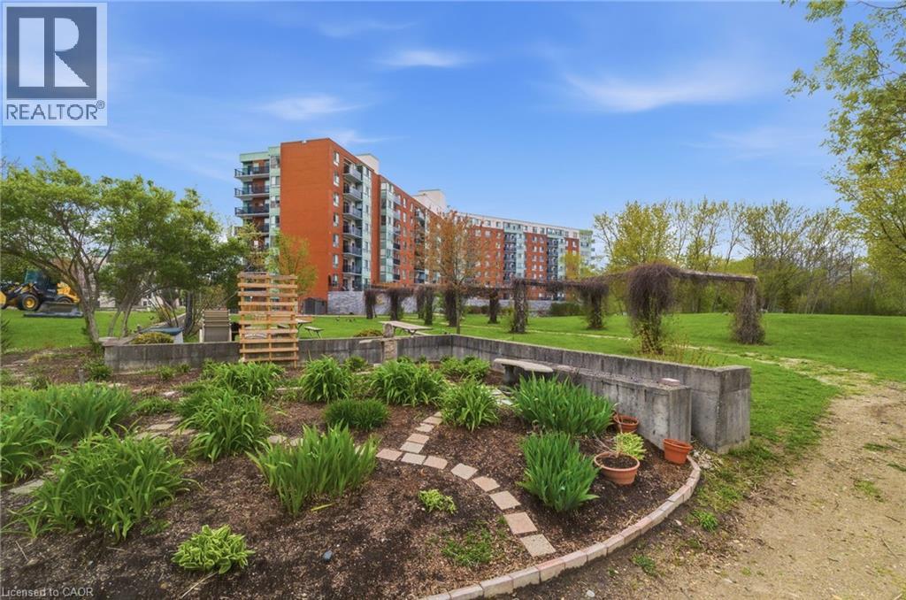 30 BLUE SPRINGS Drive Unit# 215 thumbnail 34