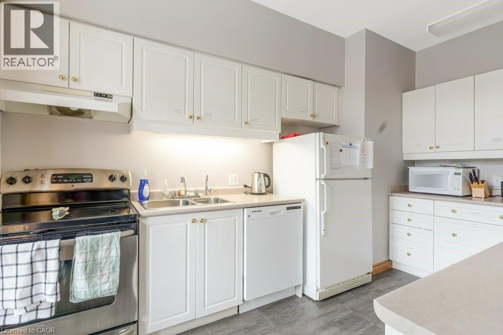 341 GEORGE Street N Unit# 4 thumbnail 44