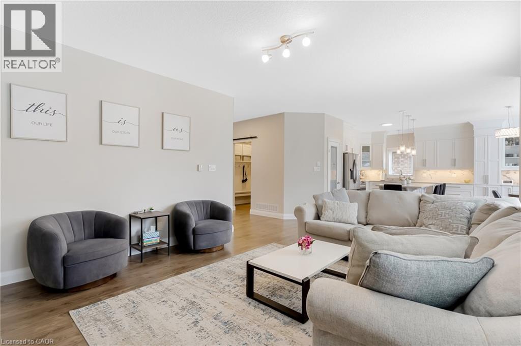 237 WATERBEND Crescent thumbnail 17