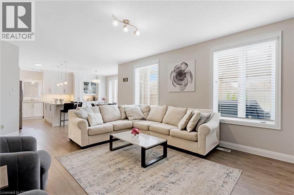 237 WATERBEND Crescent thumbnail 18