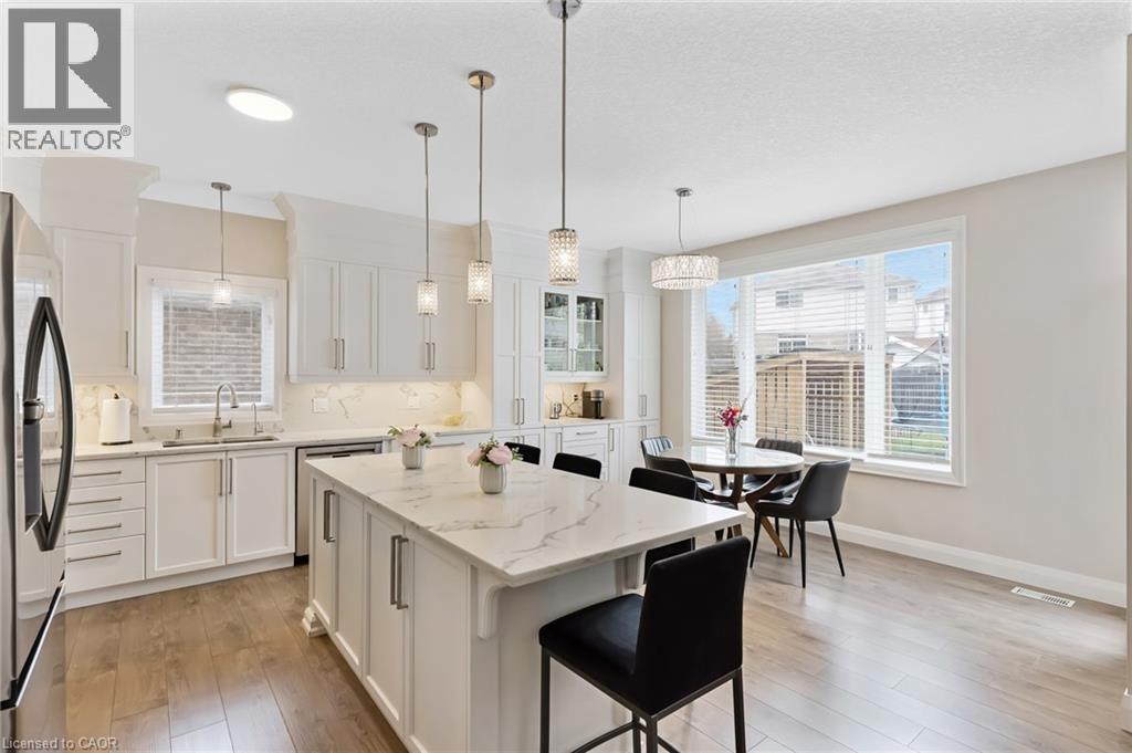 237 WATERBEND Crescent thumbnail 19