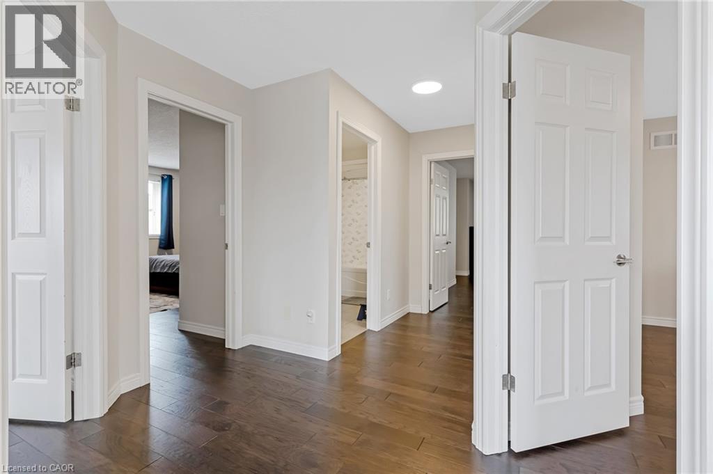 237 WATERBEND Crescent thumbnail 30