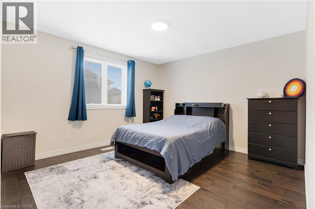 237 WATERBEND Crescent thumbnail 32
