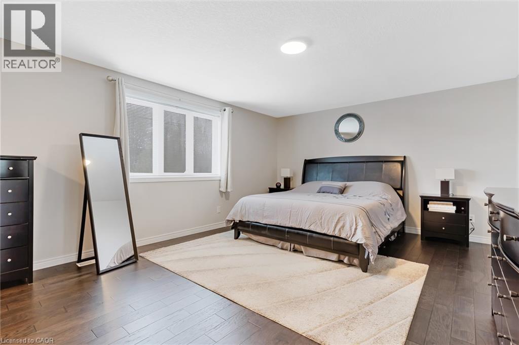 237 WATERBEND Crescent thumbnail 35