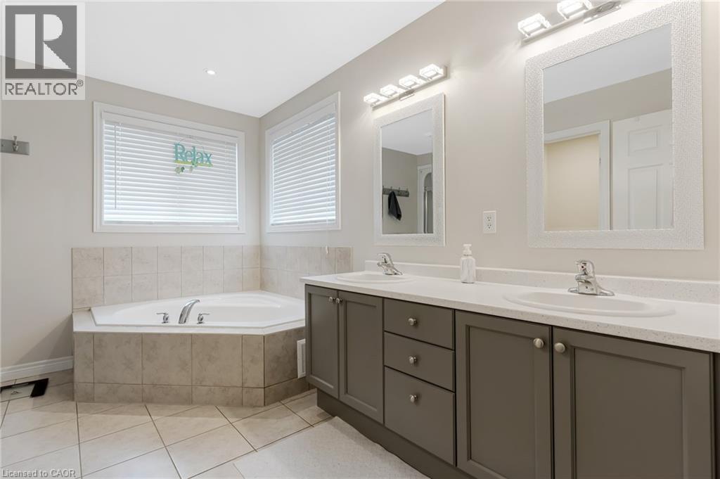 237 WATERBEND Crescent thumbnail 38