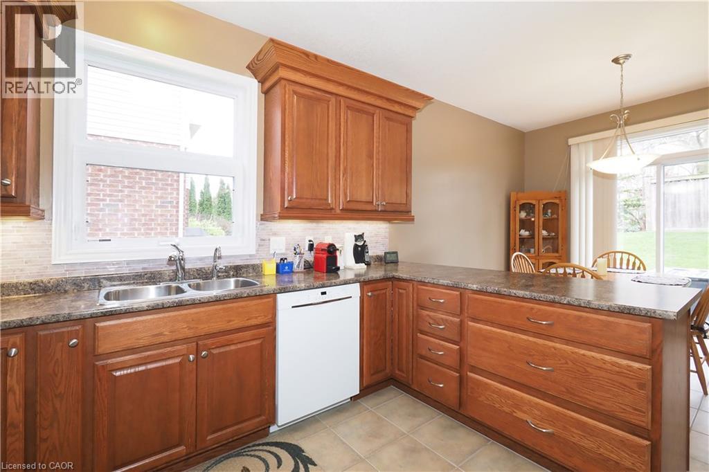 565 SPRINGWATER Drive thumbnail 11