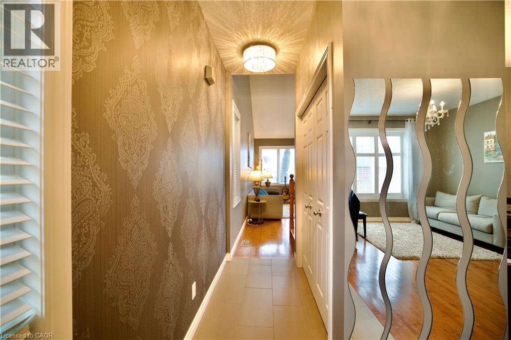 704 ZURICH Drive thumbnail 2