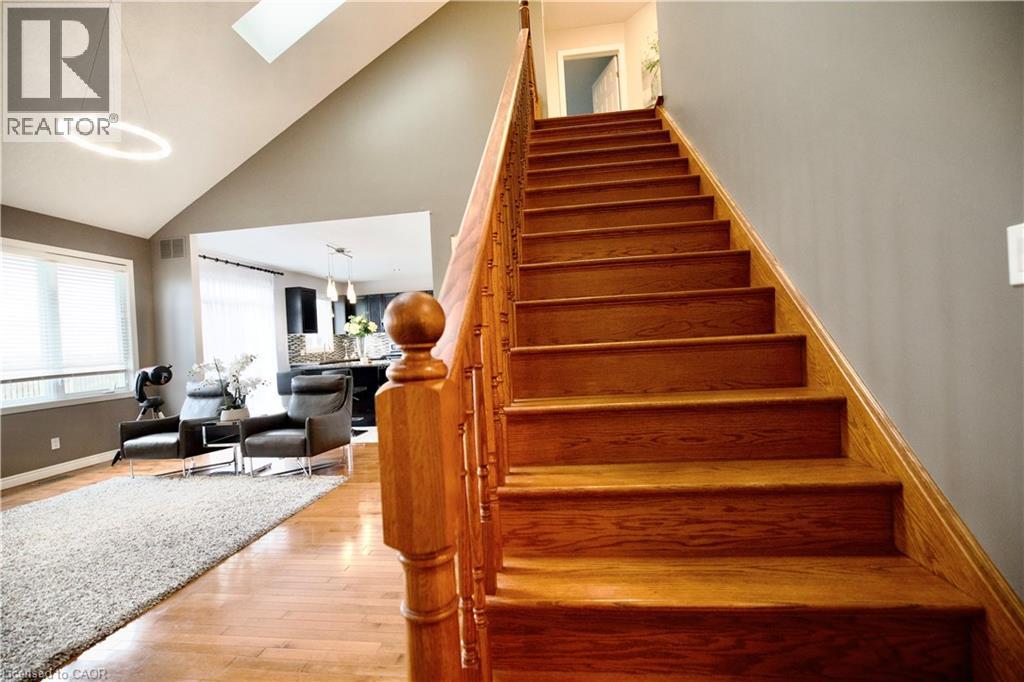 704 ZURICH Drive thumbnail 23