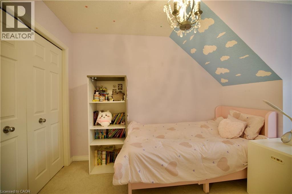 704 ZURICH Drive thumbnail 31