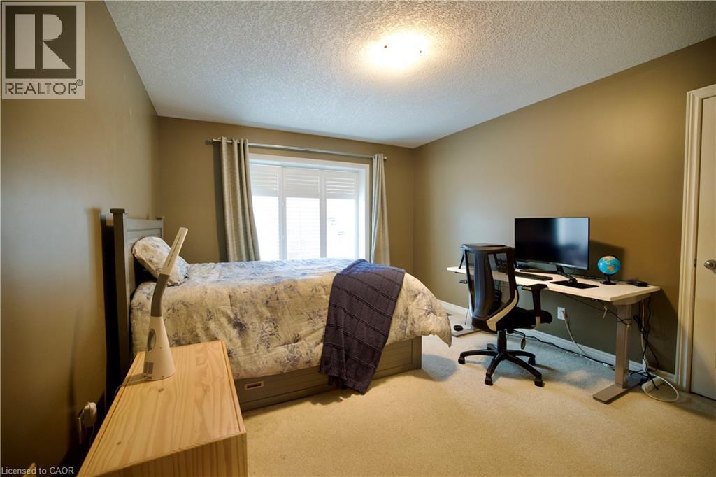 704 ZURICH Drive thumbnail 34