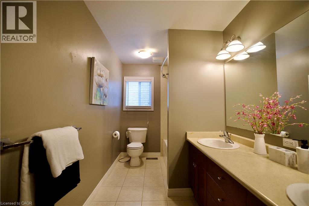 704 ZURICH Drive thumbnail 38