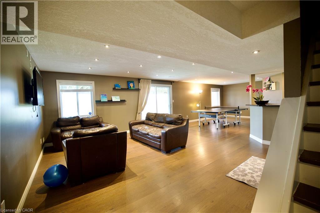 704 ZURICH Drive thumbnail 39