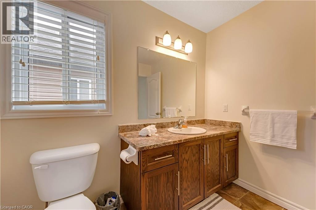 109 ROBERT SIMONE Way thumbnail 23