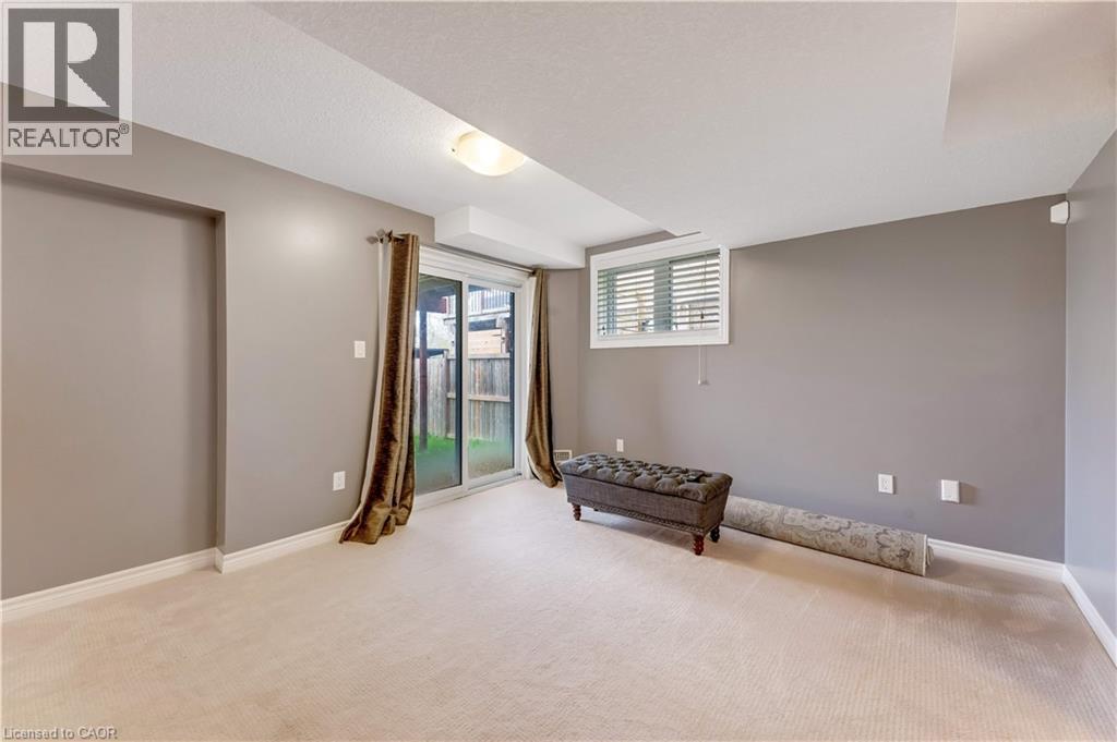 109 ROBERT SIMONE Way thumbnail 31