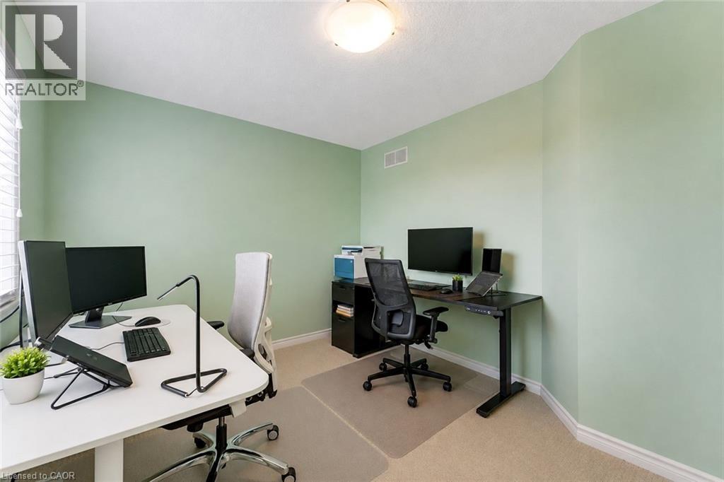 109 ROBERT SIMONE Way thumbnail 27