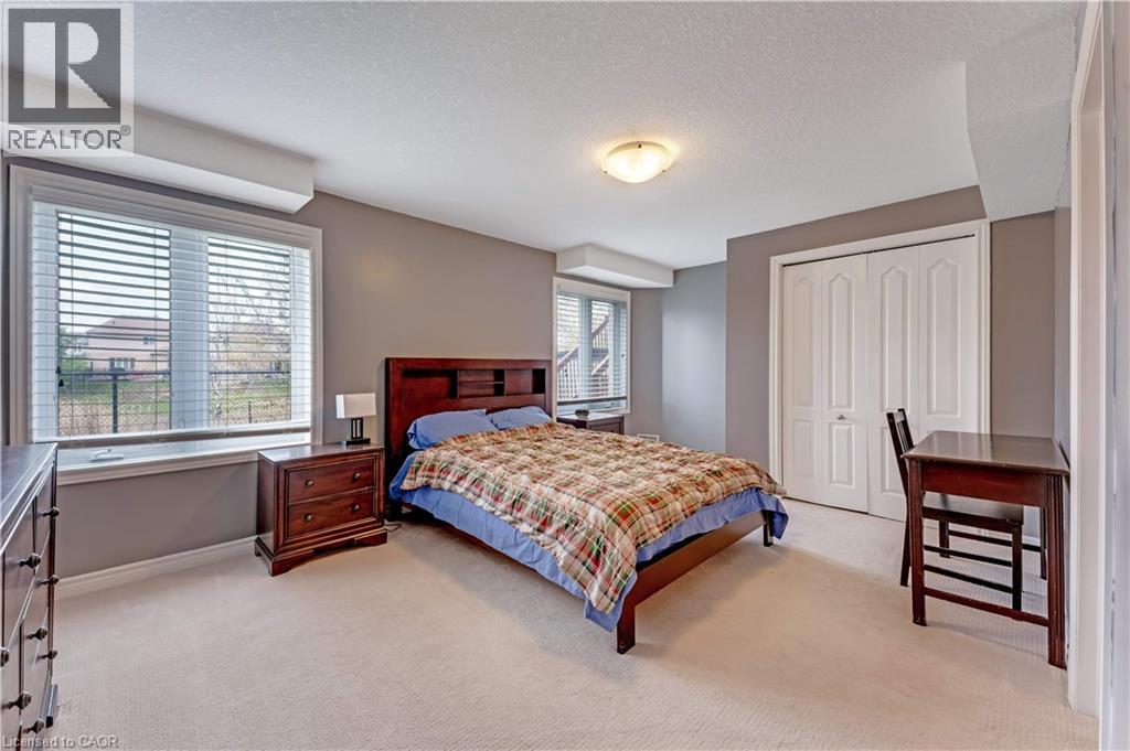109 ROBERT SIMONE Way thumbnail 33