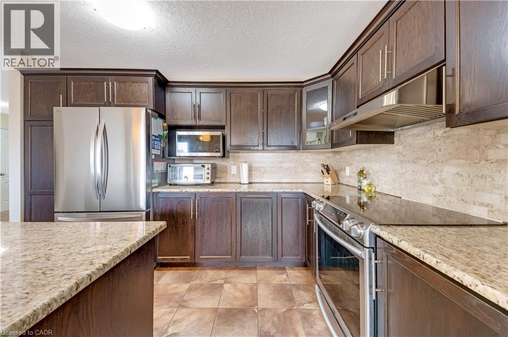 109 ROBERT SIMONE Way thumbnail 8